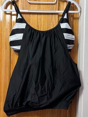 Black & White Striped Women’s Tankini Swim Top